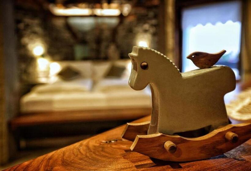 פנסיון Café Quinson Relais De Charme