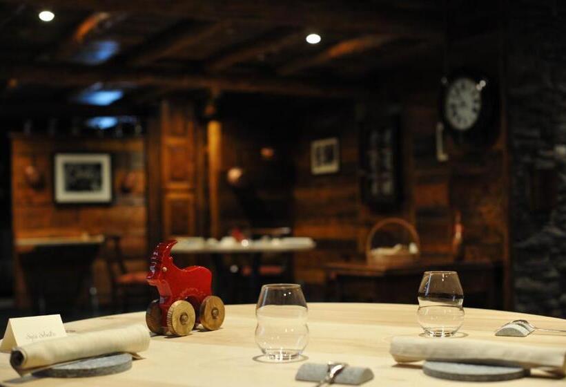 פנסיון Café Quinson Relais De Charme