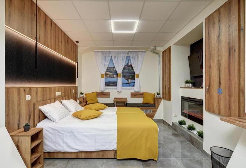 פנסיון Riverside Inn Dunaparti Szuterén