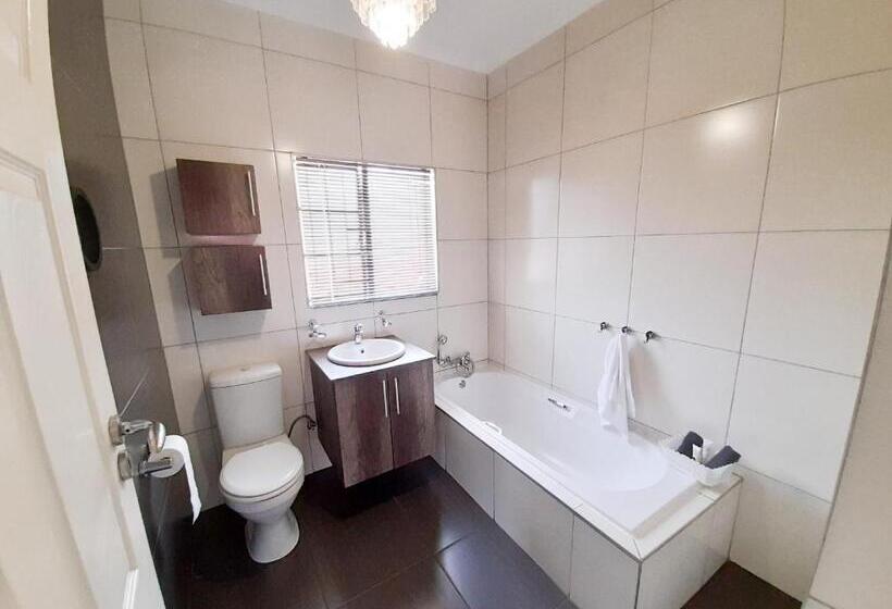 بنسيون South Serene Guest House