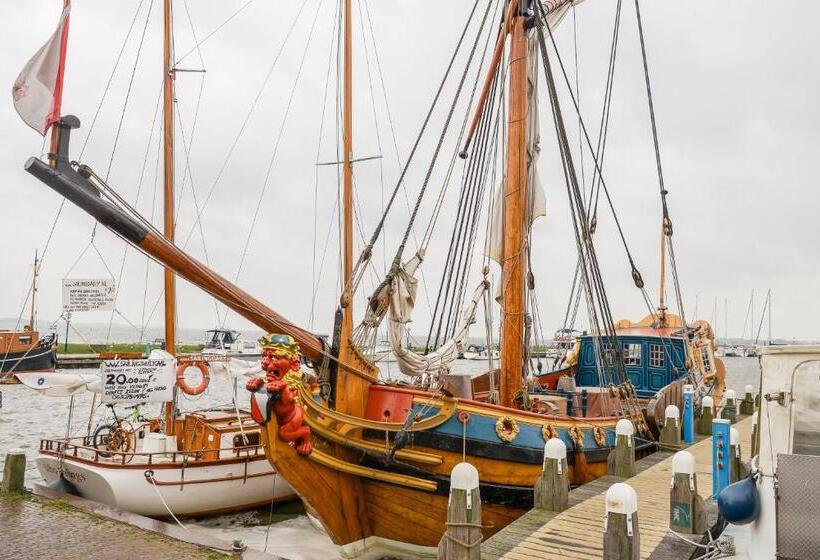 هاستل Boutique Hotel The Old Bridge, Volendam
