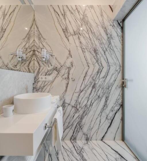 Basis Apartments   Adults Only