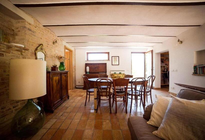 فندق Al Poggio Dei 4 Borghi