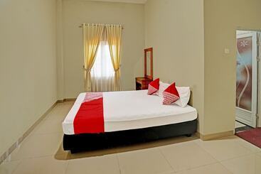 هتل Oyo 3443 Rd Kost2