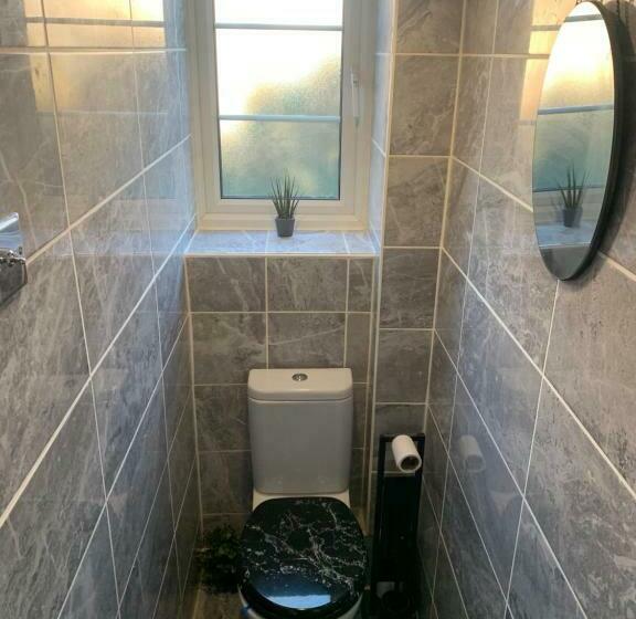 Пансион Beddington Park Lodge West