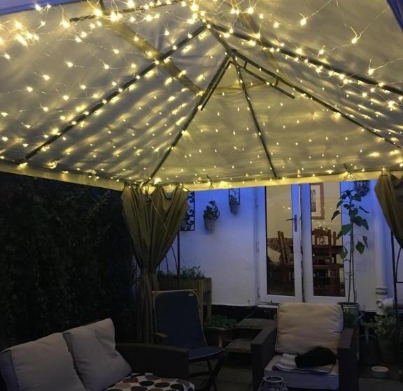 פנסיון Cookshayes Country Guest House