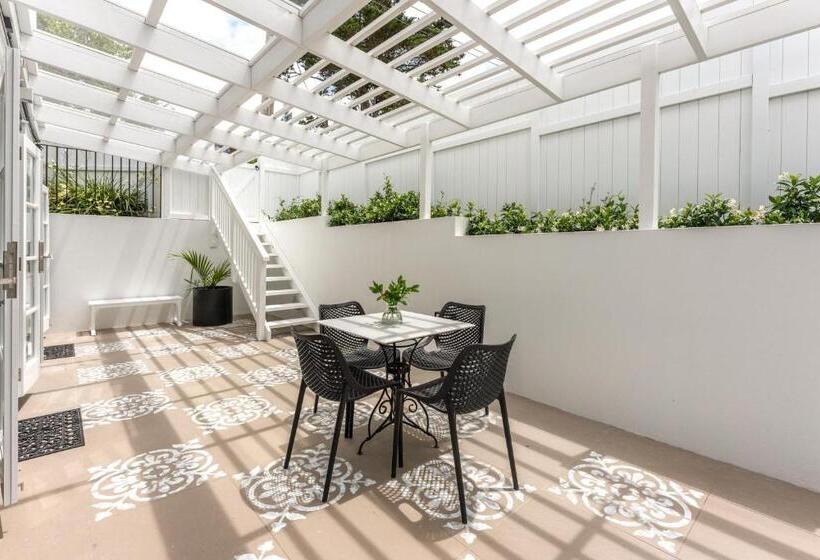 פנסיון Hampton Court