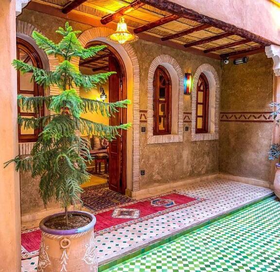 پانسیون Riad Amnay