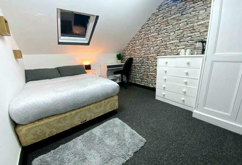 Пансион Townhouse 105