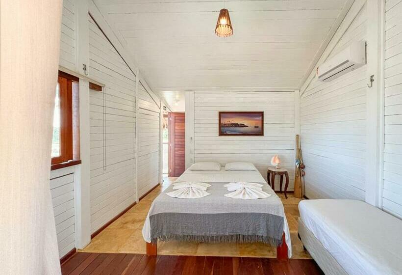 پانسیون Uba Village