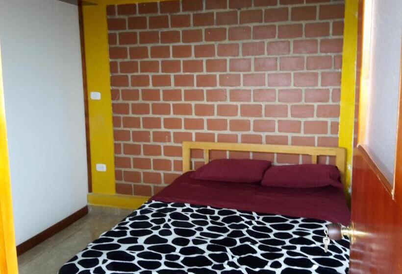 هاستل Alex Country House