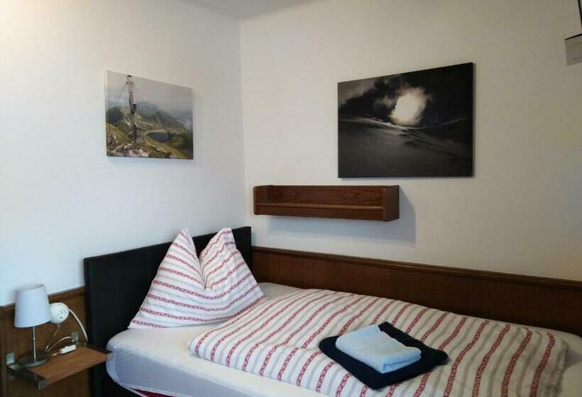 مبيت وإفطار Privatzimmervermietung Wiederkehr