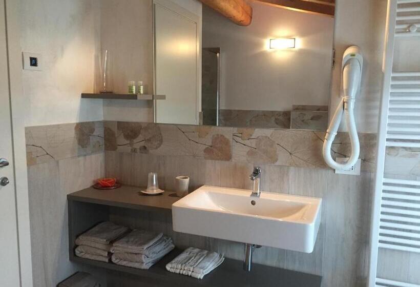 هتل Agriturismo Il Glicine Bianco