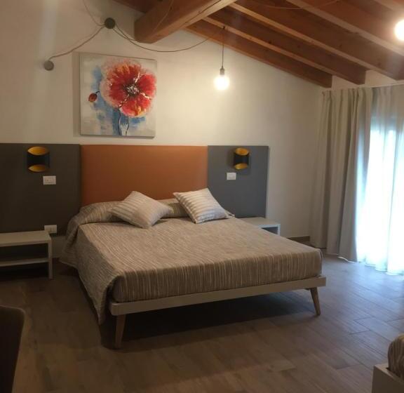 هتل Agriturismo Il Glicine Bianco