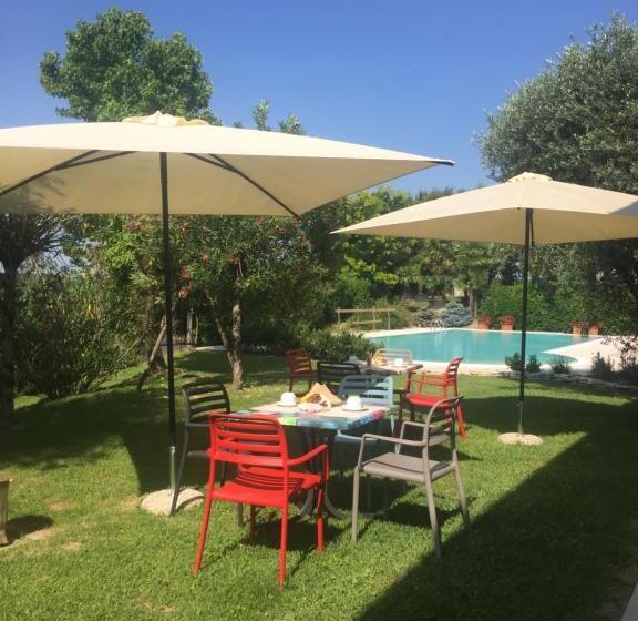 هتل Agriturismo Il Glicine Bianco