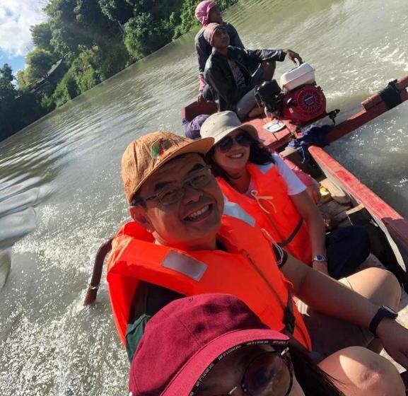 هتل Pondok Wisata Dan Restoran Elim