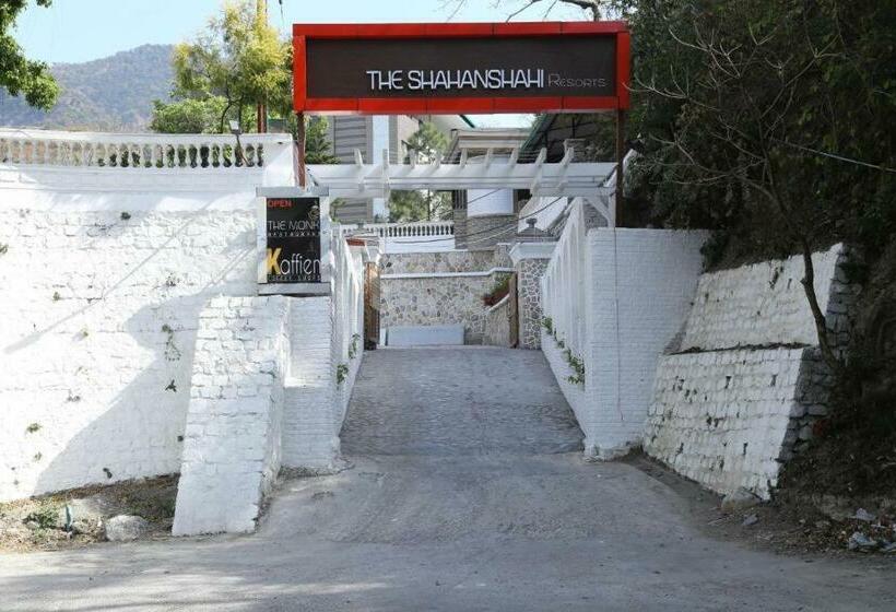 Отель Shahanshahi Adventure Park & Wellness Resort 12 Km Away From Mussoorie