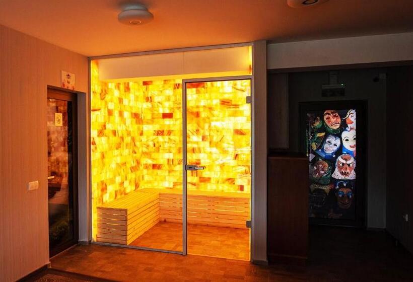 هتل Roser House Boutique   Pe Malul Lacului Colibita