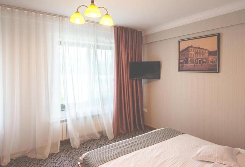 هتل Roser House Boutique   Pe Malul Lacului Colibita