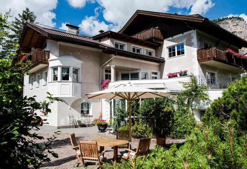هتل Villa David Dolomites