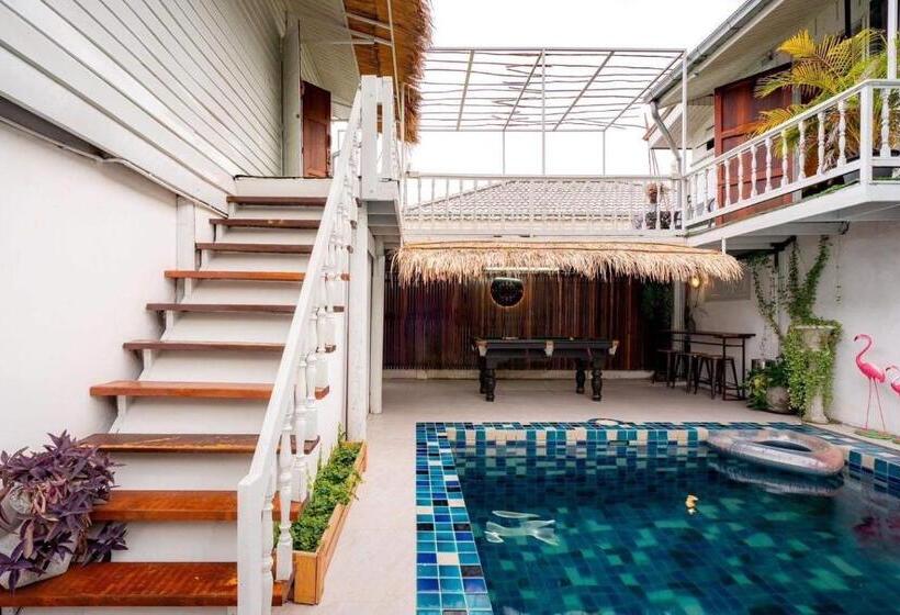 פנסיון Secret Garden Pool Villa