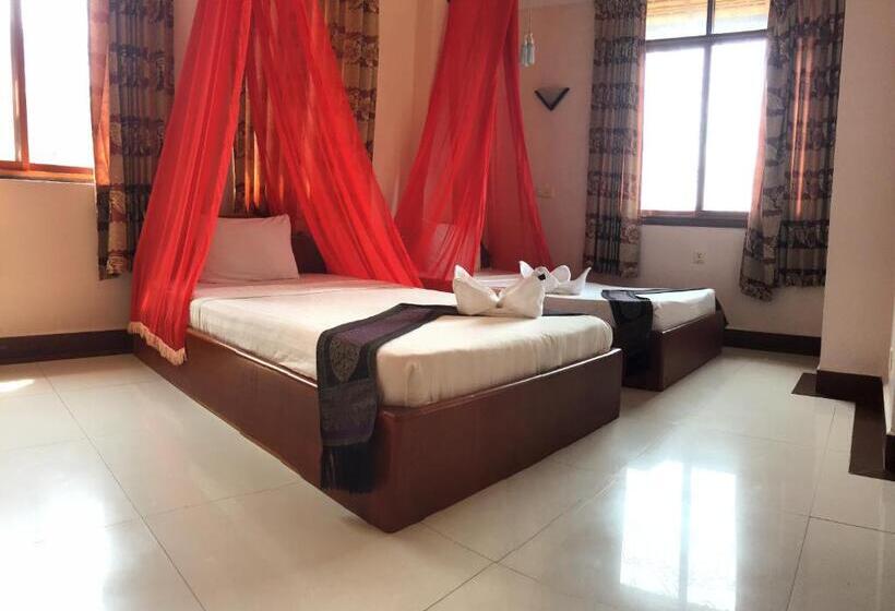 Bed and Breakfast Golden Noura Villa Pub & Restaurant