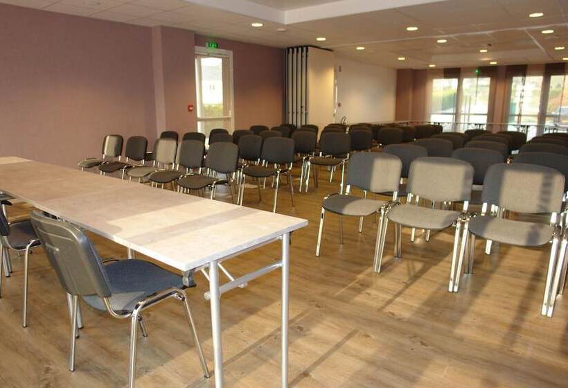 Brit Hotel Vannes Theix