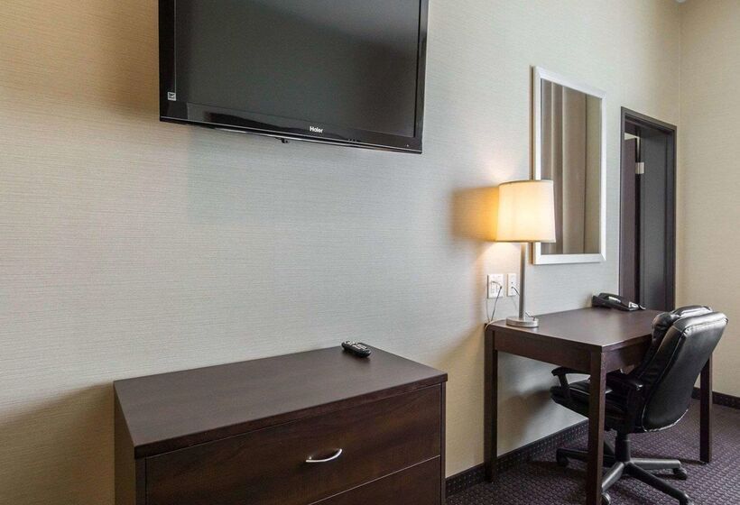 בית מלון כפרי Comfort Inn & Suites