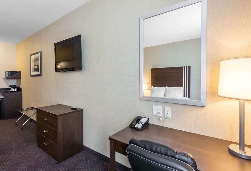 בית מלון כפרי Comfort Inn & Suites