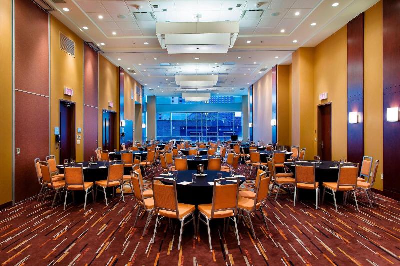 هتل Courtyard By Marriott Montreal Downtown