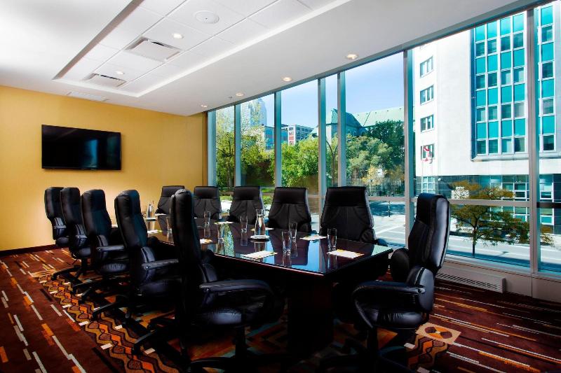 هتل Courtyard By Marriott Montreal Downtown