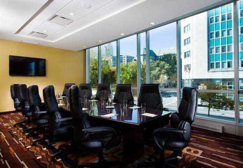 هتل Courtyard By Marriott Montreal Downtown