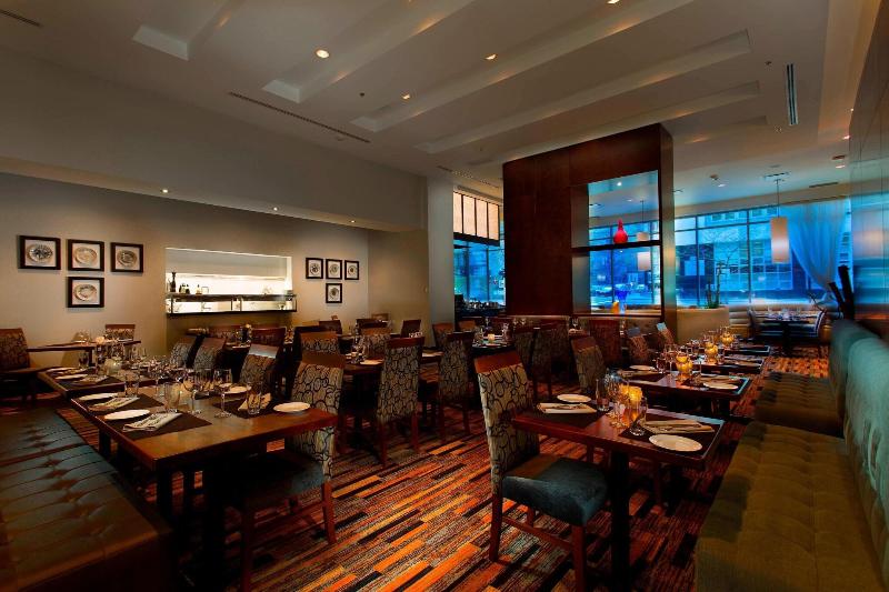 هتل Courtyard By Marriott Montreal Downtown