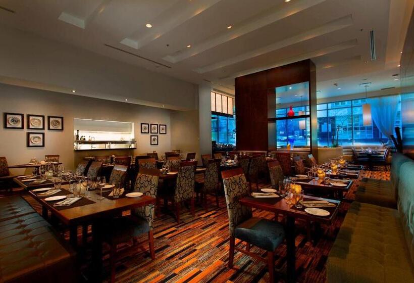 هتل Courtyard By Marriott Montreal Downtown