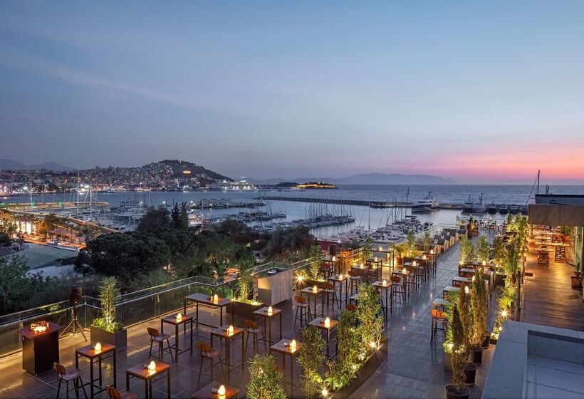 هتل Doubletree By Hilton  Kusadasi