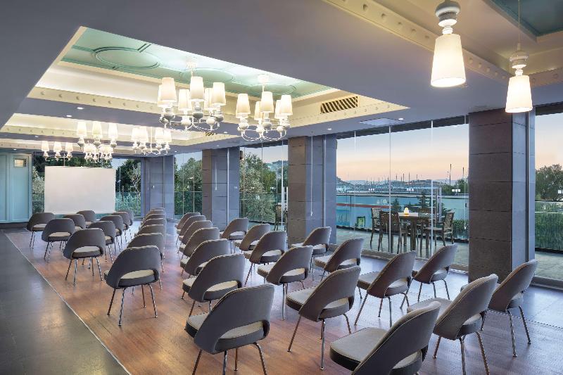 هتل Doubletree By Hilton Kusadasi   Special Class