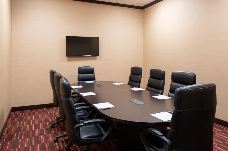 هتل Four Points By Sheraton Edmonton International Airport