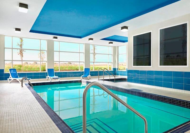 هتل Four Points By Sheraton Edmonton International Airport