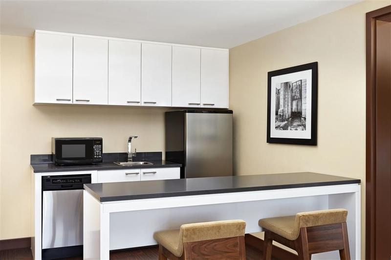 ホテル Four Points By Sheraton Kelowna Airport