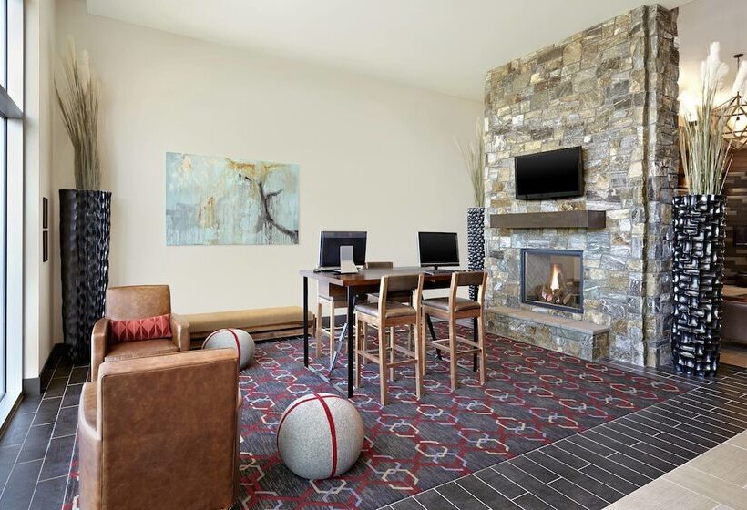 ホテル Four Points By Sheraton Kelowna Airport