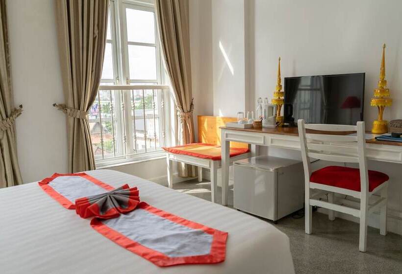هتل The Frangipani Royal Palace