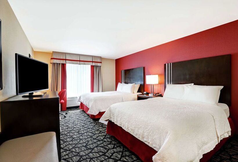 هتل Hampton Inn By Hilton Chilliwack