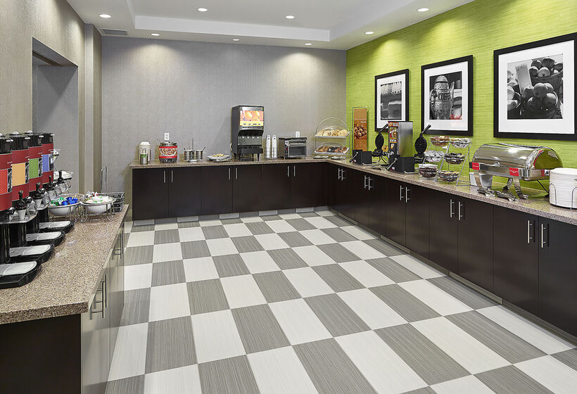 בית מלון כפרי Hampton Inn By Hilton Calgary Airport North