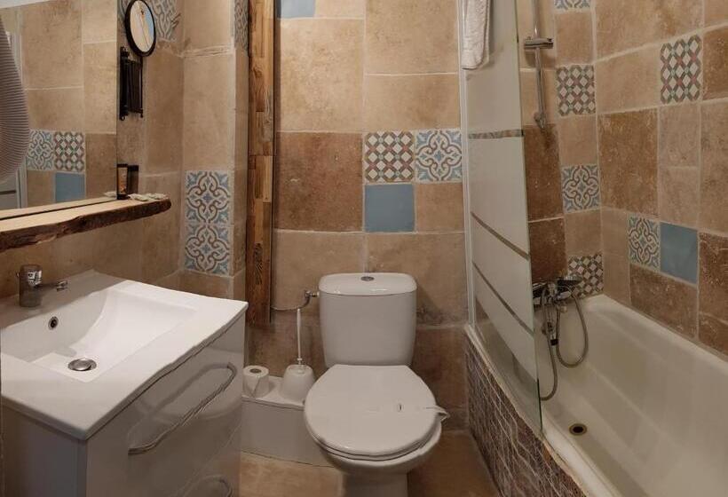 בית מלון כפרי Hôtel Chastellares