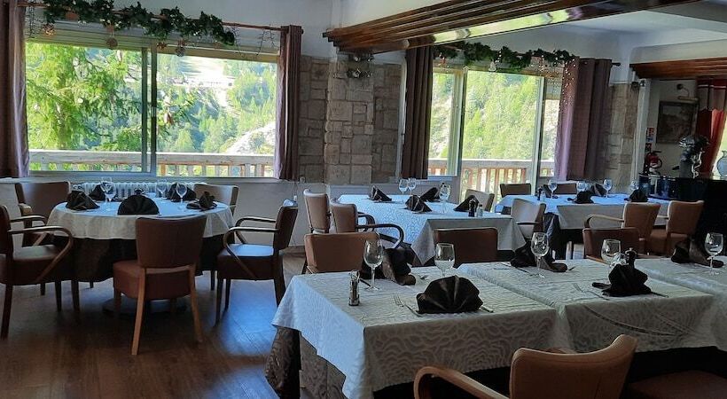 בית מלון כפרי Hôtel Chastellares
