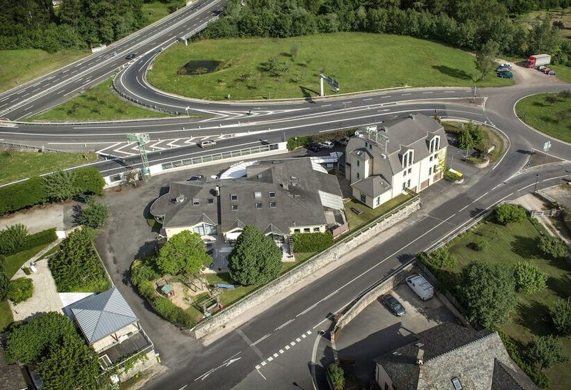 호텔 Hôtel Restaurant Le Calice Du Gevaudan   A75