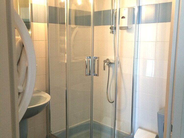 호텔 Hôtel Restaurant Le Calice Du Gevaudan   A75