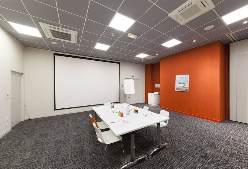 هتل Ibis Styles Poitiers Centre