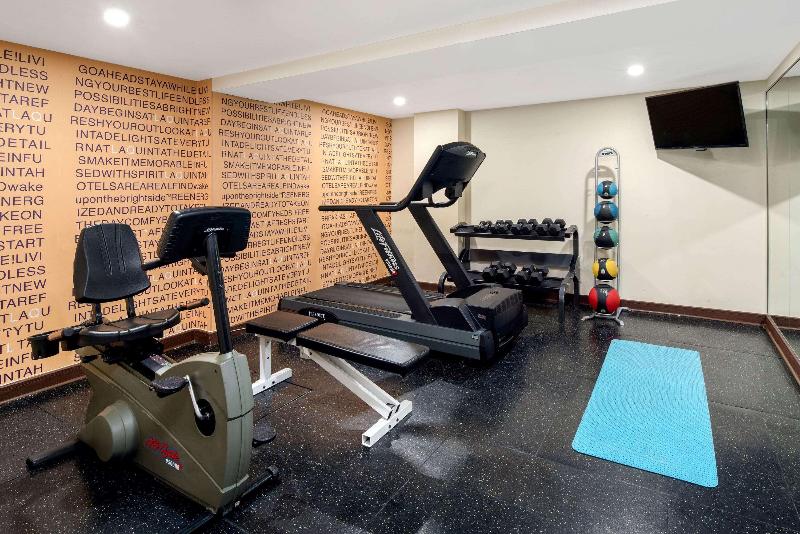 فندق La Quinta By Wyndham Oshawa