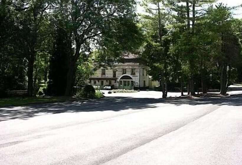 Отель Le Moulin De Mombreux